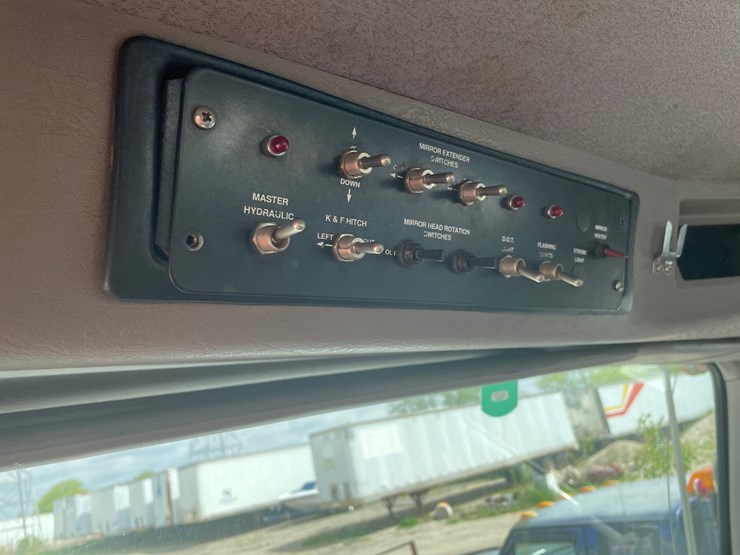 2000-international-4700-image-11