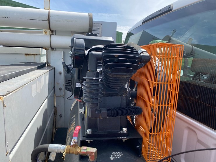 2019-ford-f-450-service-truck-image-17