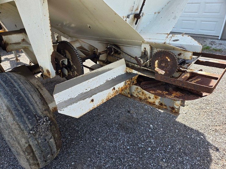 western-5-ton-dry-fertilizer-spreader-image-20
