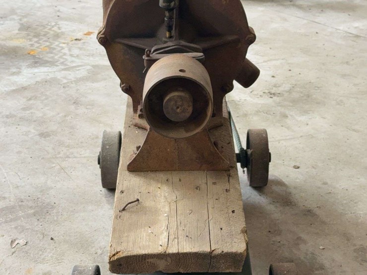 fairbanks-morse-pump-on-custom-cart-image-8