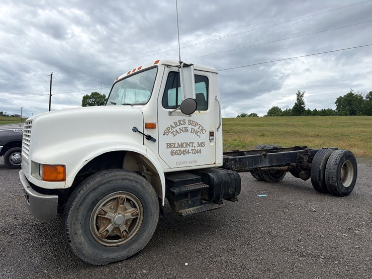 1990-international-4900-image-1