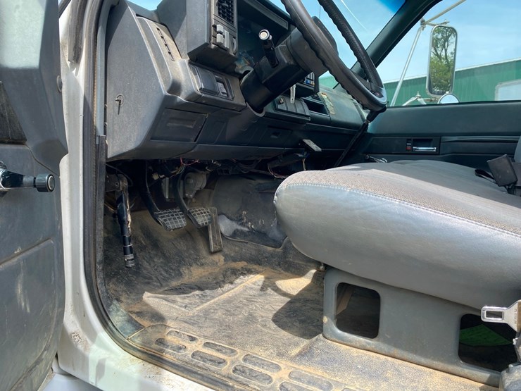 2002-gmc-6500-dump-truck-image-60