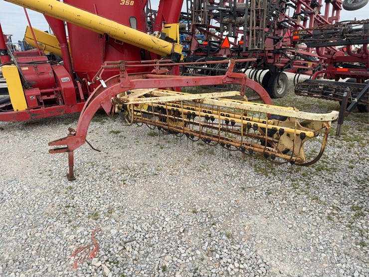new-holland-258-image-1