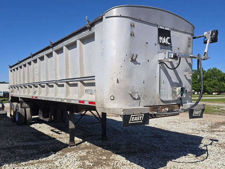 1997-mac-34ft-dump-trailer,-good-tires,-new-hoist-2-years-ago,-new-liner-2-years-ago,-tarp-and-power-opener,-2-years-ago,-and-new-jacks,-vin#-1m9d83421vc096684-image-1