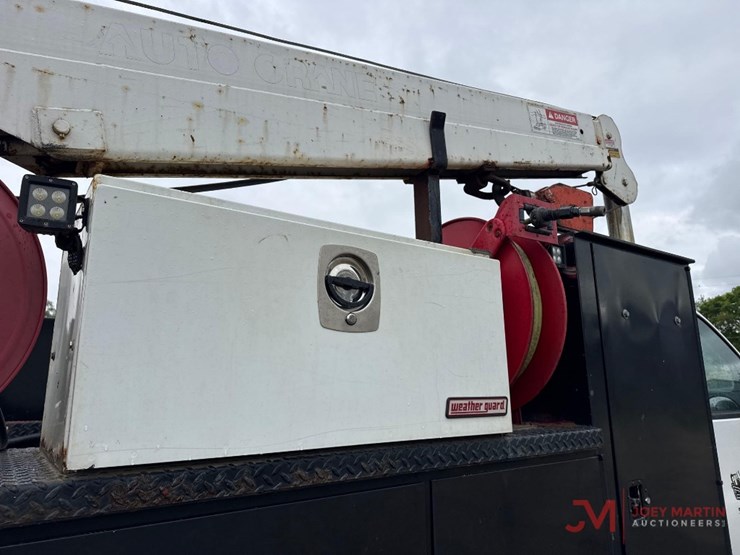 2003-gmc-c5500-service-truck-image-25