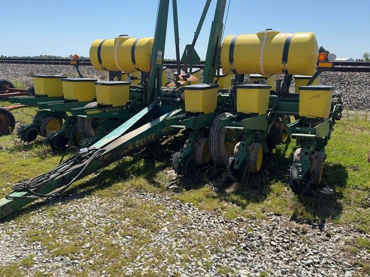john-deere-7200-image-2