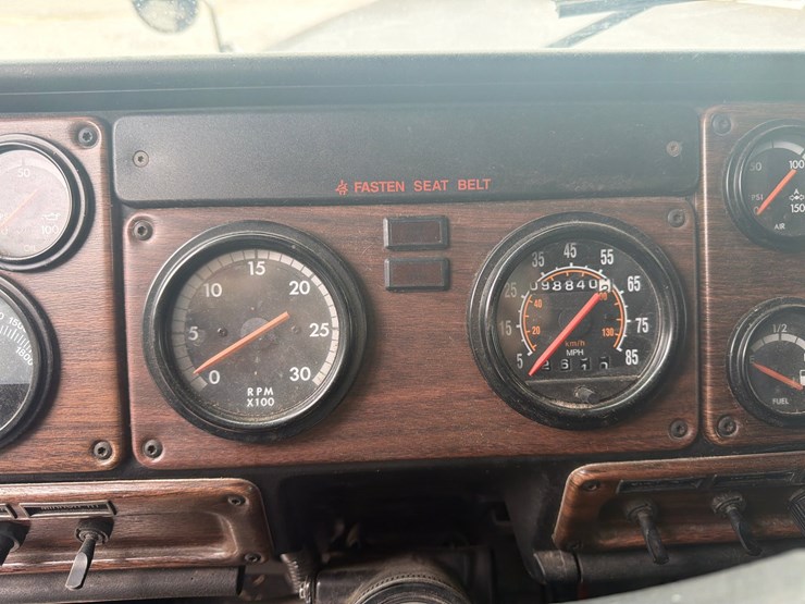 freightliner-fl112-image-18