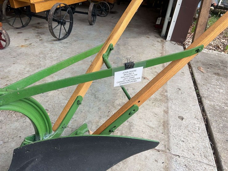 john-deere-right-hand-walking-plow-image-10