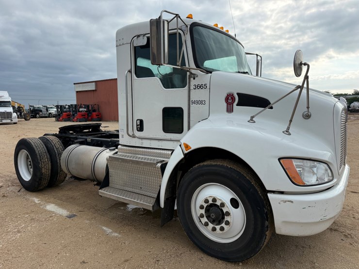 2016-kenworth-t370-image-3