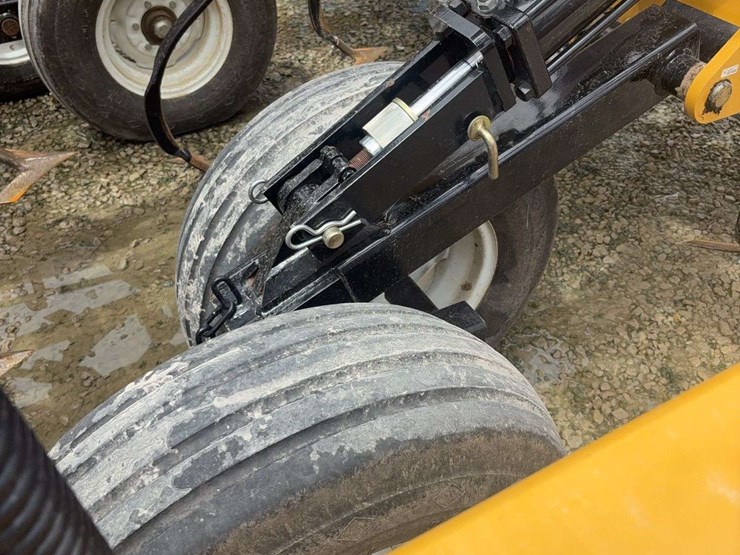 2016-landoll-875-21-image-17