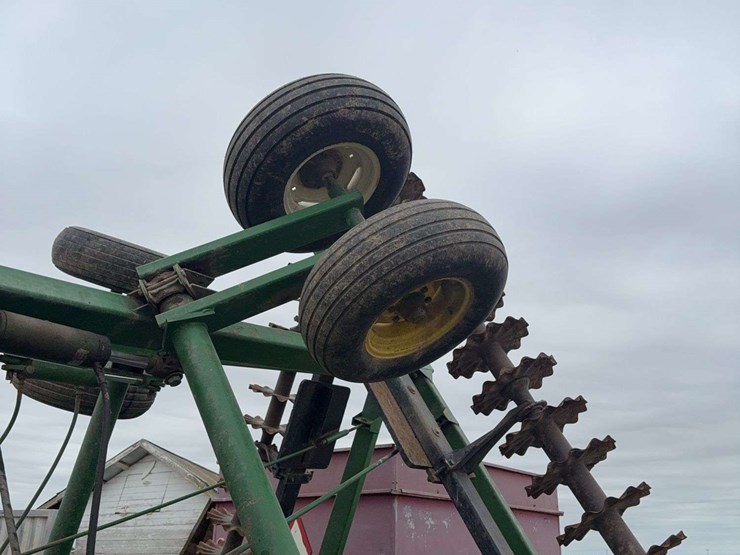 john-deere-331-image-5