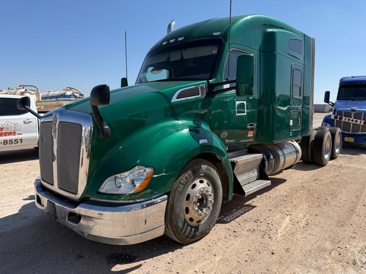 2019-kenworth-t680-image-1