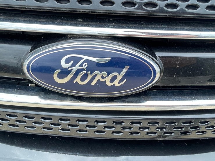 2011-ford-explorer-limited-image-9