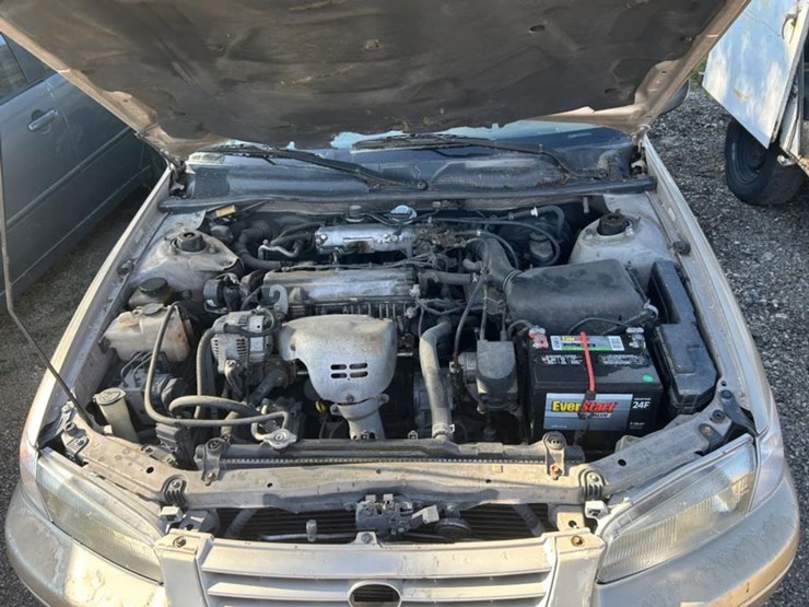 #3-•-1999-toyota-camry-image-15