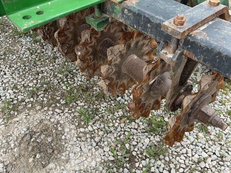 john-deere-331-image-4