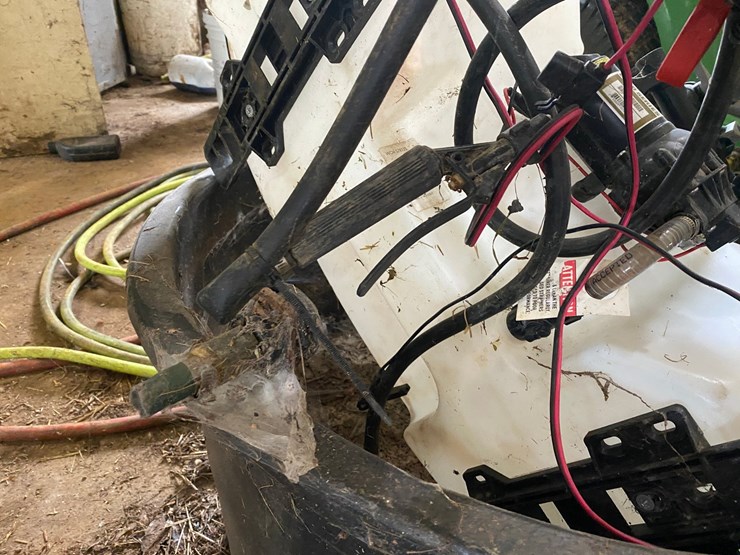 #3559-•-atv-boom-sprayer-with-tank-image-8