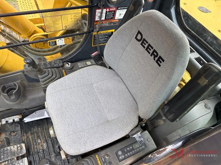 2004-deere-450c-lc-image-27