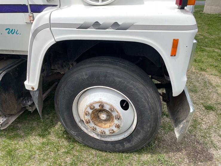 ford-l7000-image-38