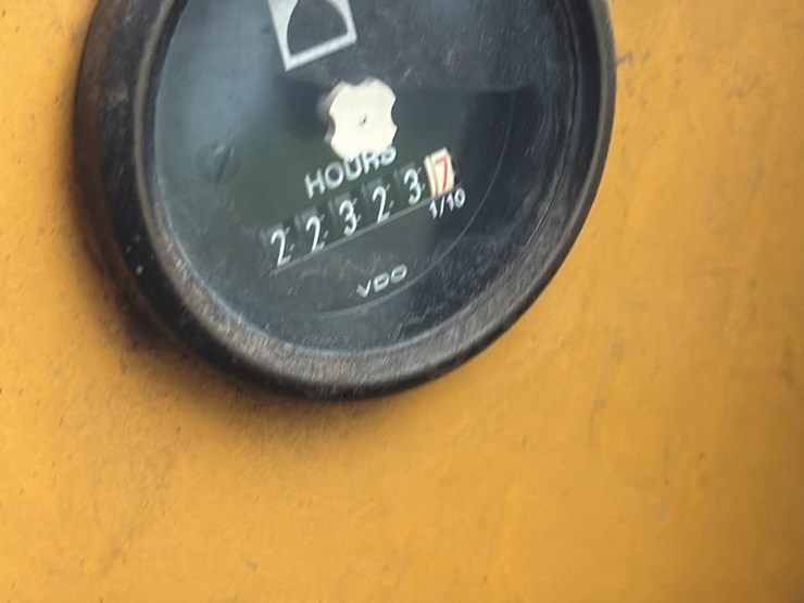 1996-deere-748g-image-28