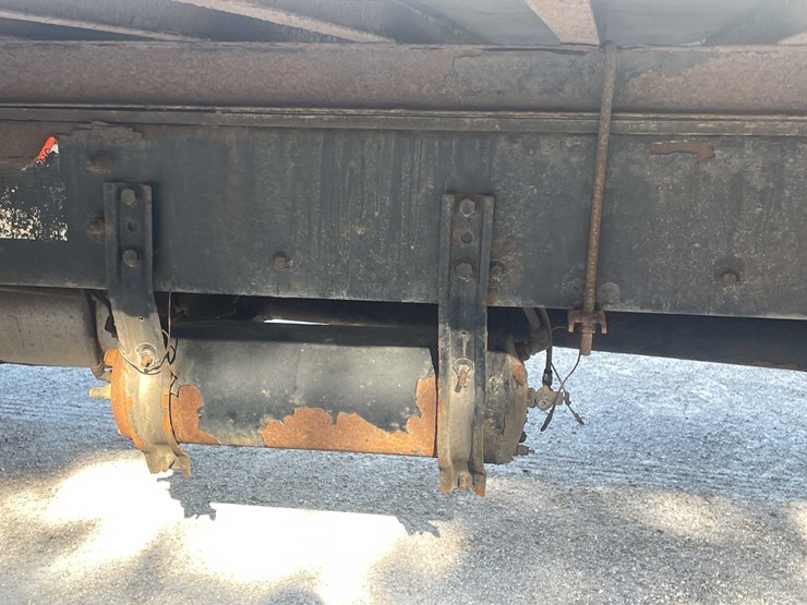 #4198-•-2005-sterling-box-truck-image-35