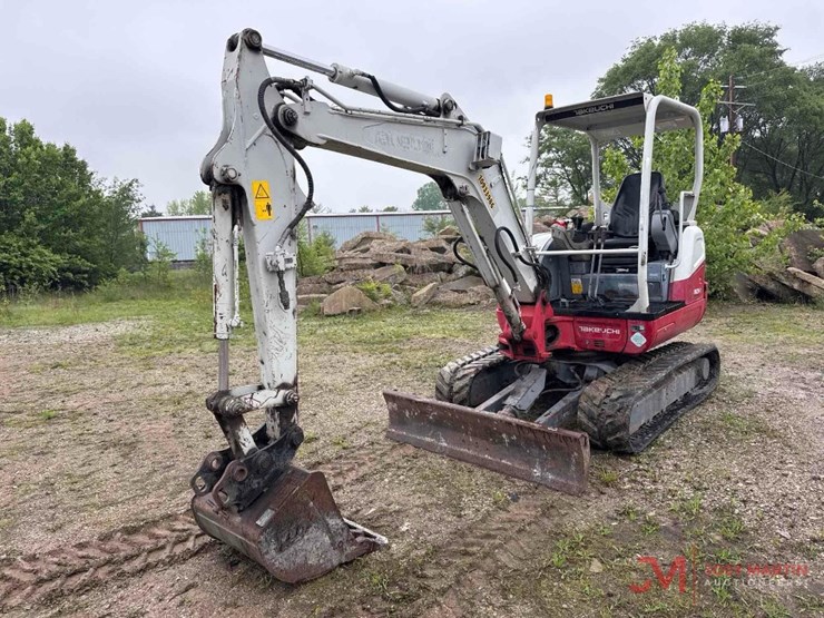 2019-takeuchi-tb235-2-image-3
