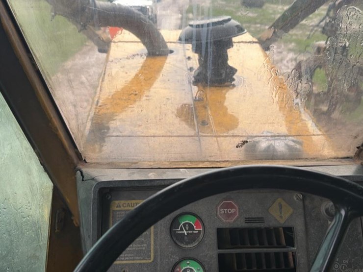 1996-deere-748g-image-29
