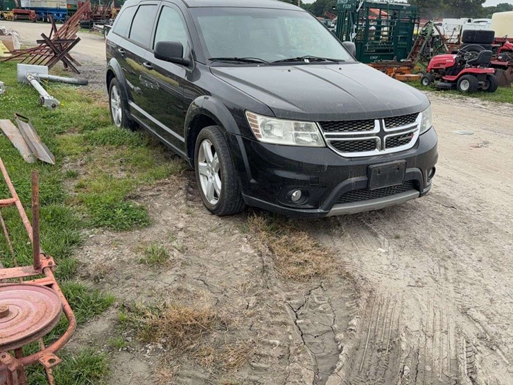 2012-dodge-journey-sxt-image-2