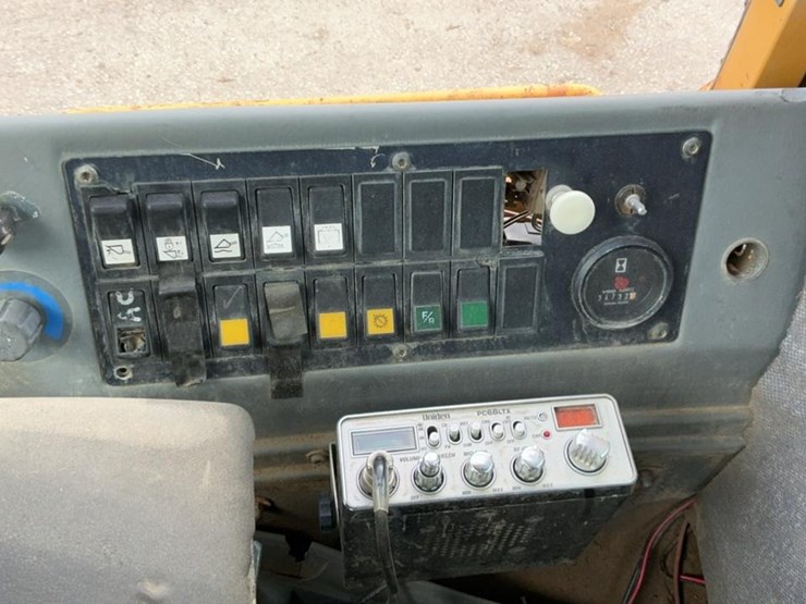 1995-volvo-l120-image-15