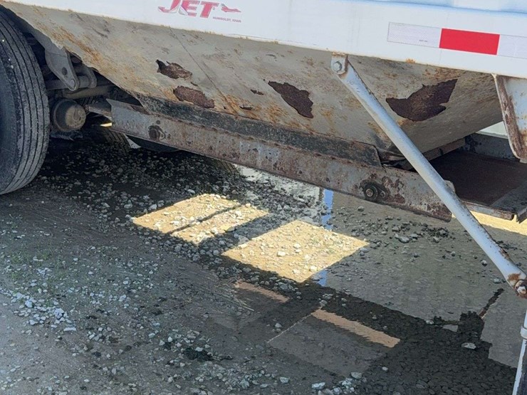 2012-jet-hopper-image-3