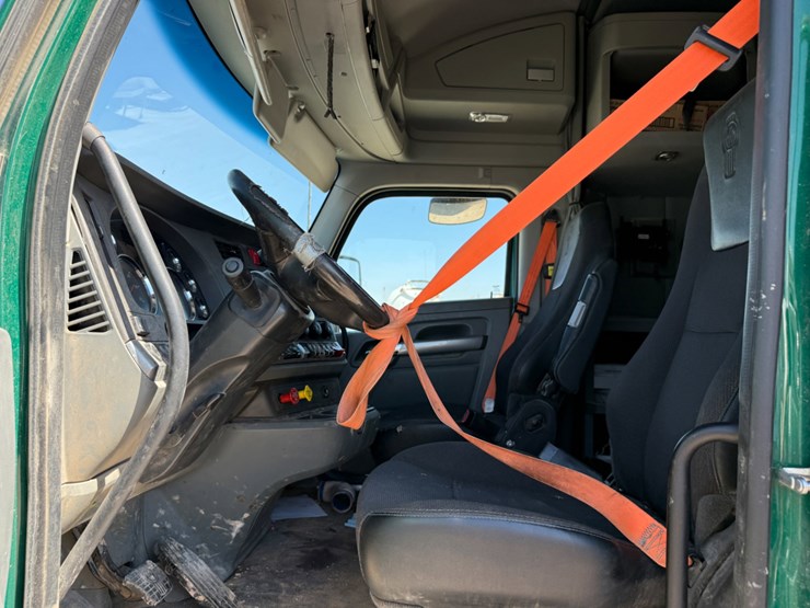 2019-kenworth-t680-image-9