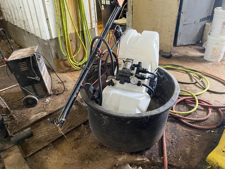 #3559-•-atv-boom-sprayer-with-tank-image-1