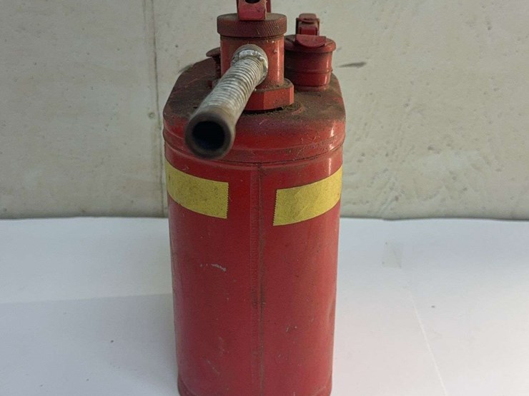 eagle-manufacturing-oil-can-and-john-deere-oiler-cans-image-10