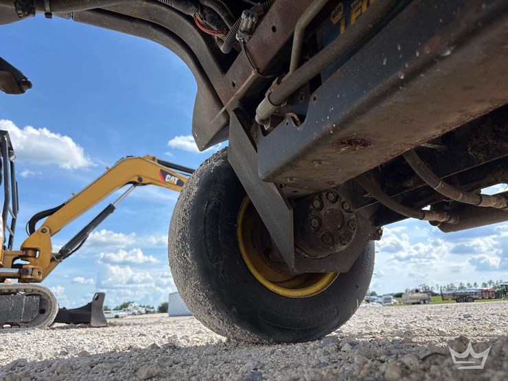 2018-john-deere-2500b-image-22