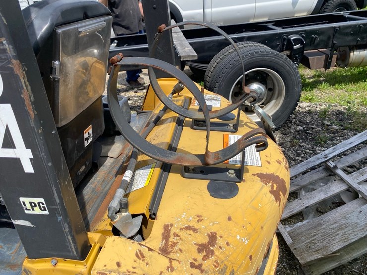 cat-gp15n-forklift-image-4