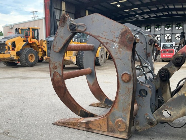 #118-•-volvo-log-grapple-forks-image-2