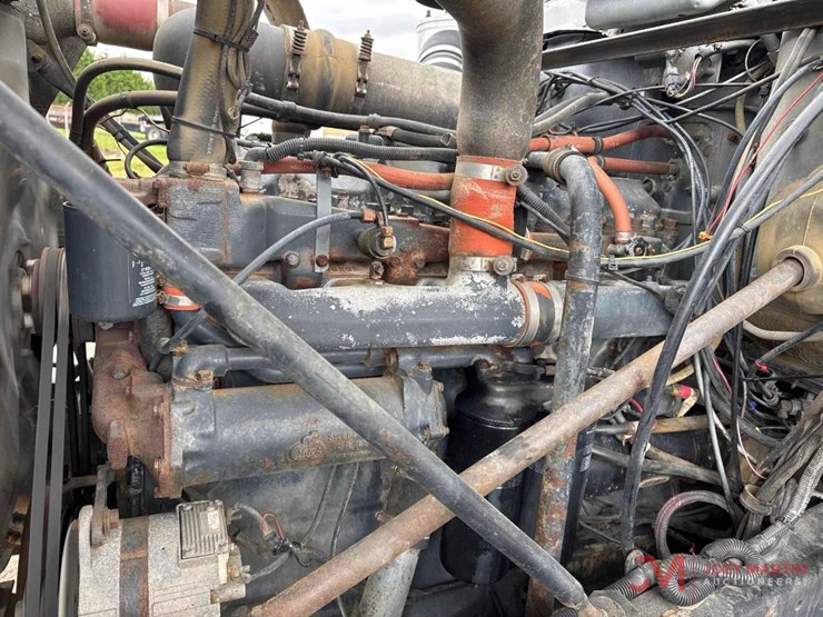 1988-mack-rd688s-image-23