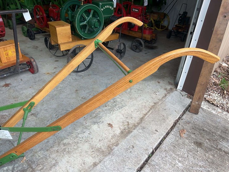 john-deere-right-hand-walking-plow-image-7