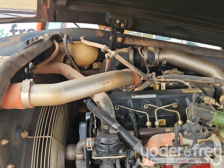 2016-jlg-642-image-21