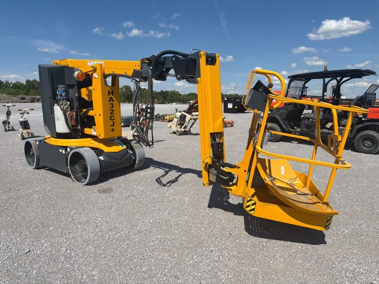 #30-•-2023-haulotte-ha32cj+-knuckle-boom-image-2