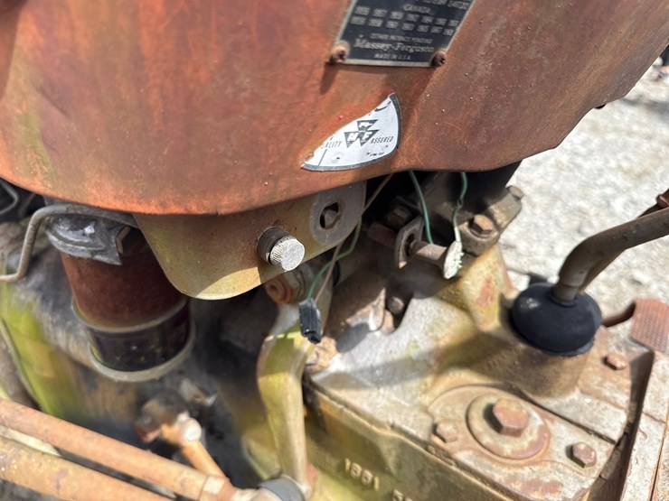 massey-ferguson-135-image-28