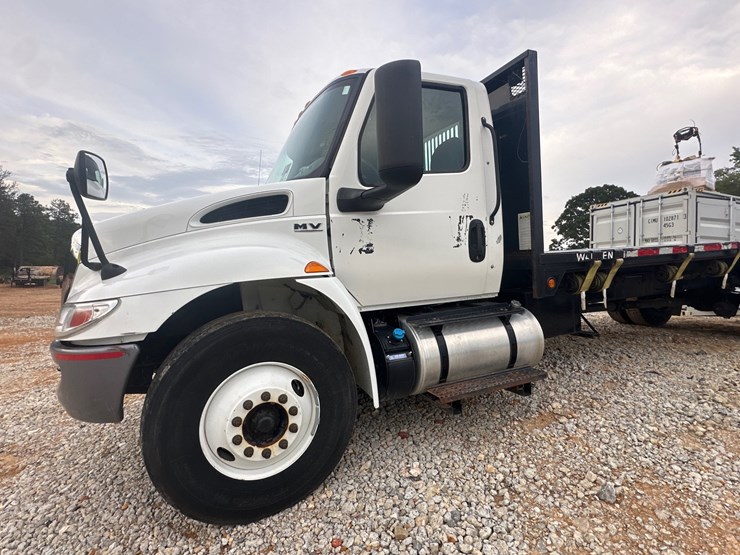 2019-international-mv607-image-9