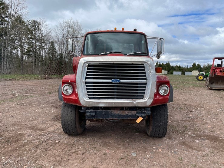 1980-ford-9000-image-8