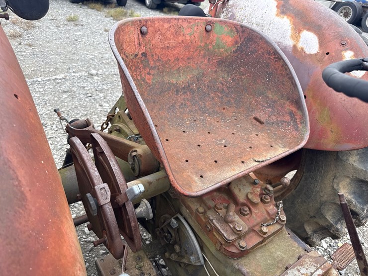 massey-ferguson-135-image-30
