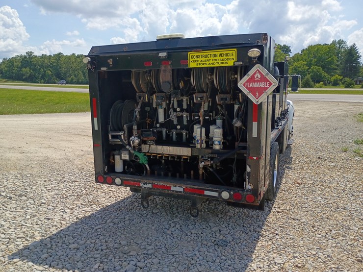 2005-ford-f750-image-8