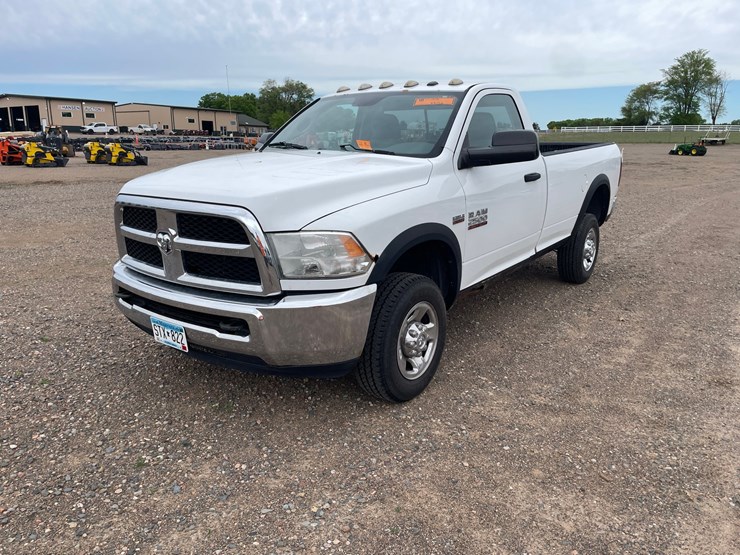 2013-dodge-2500-image-1