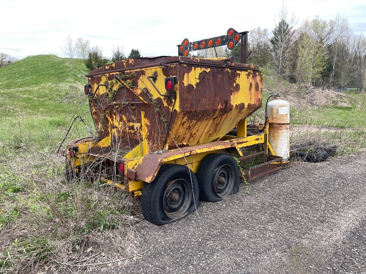 #2818-•-blacktop-patching-trailer-(g)-image-7