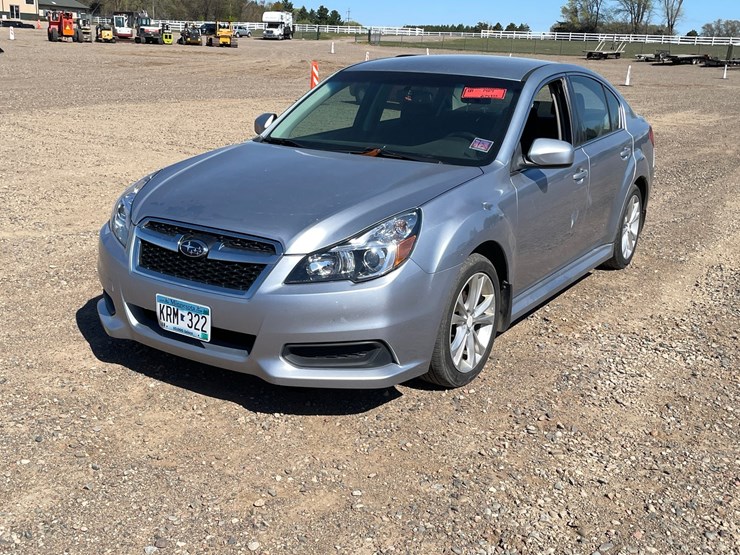 #1404-•-2014-subaru-legacy-(has-mn-title)-image-1