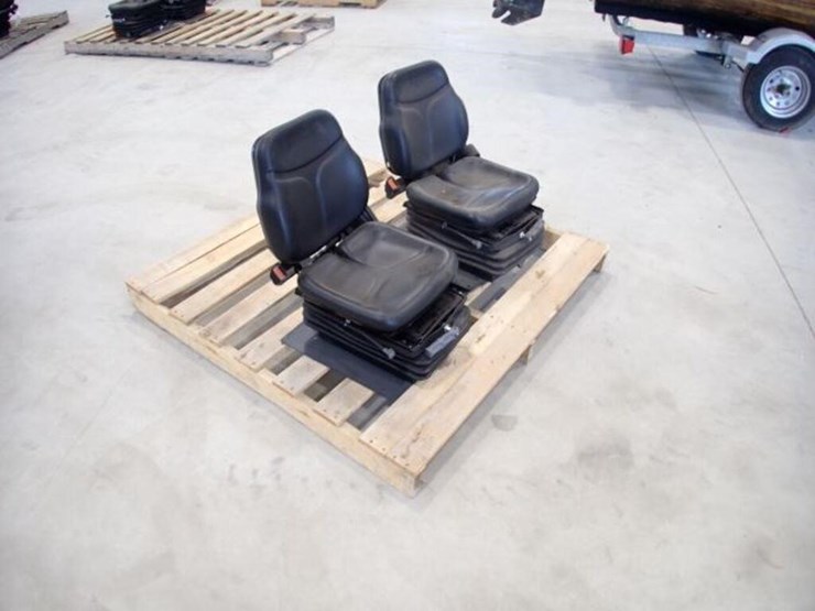 qty-of-(2)-cobo-tractor-seats-image-2