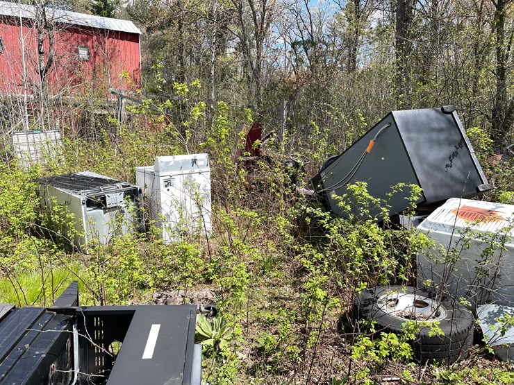 #2831-•-scrap-iron-pile-(or)-image-2