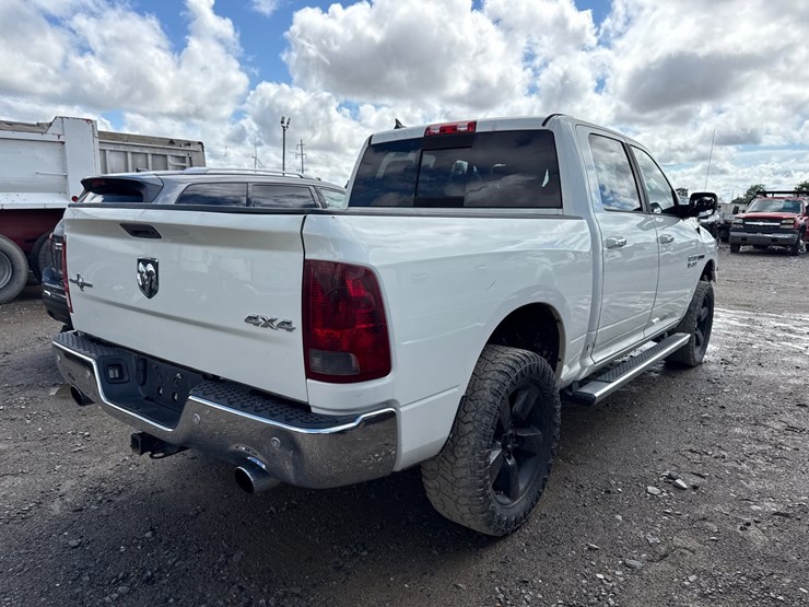 2016-dodge-1500-image-4